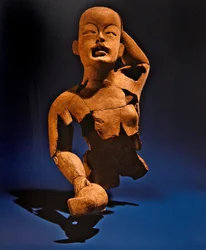 Sitzende Figur, Olmeken-Kultur